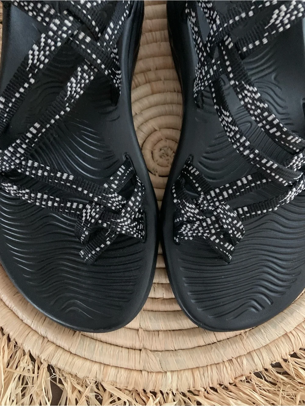 CHACO Women’s Z/Volv X2 Sandals Black White Size 7